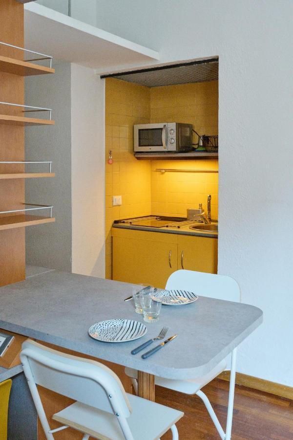 Artist Nadia'S Apartment In Porta Vercellina Milano Exteriör bild